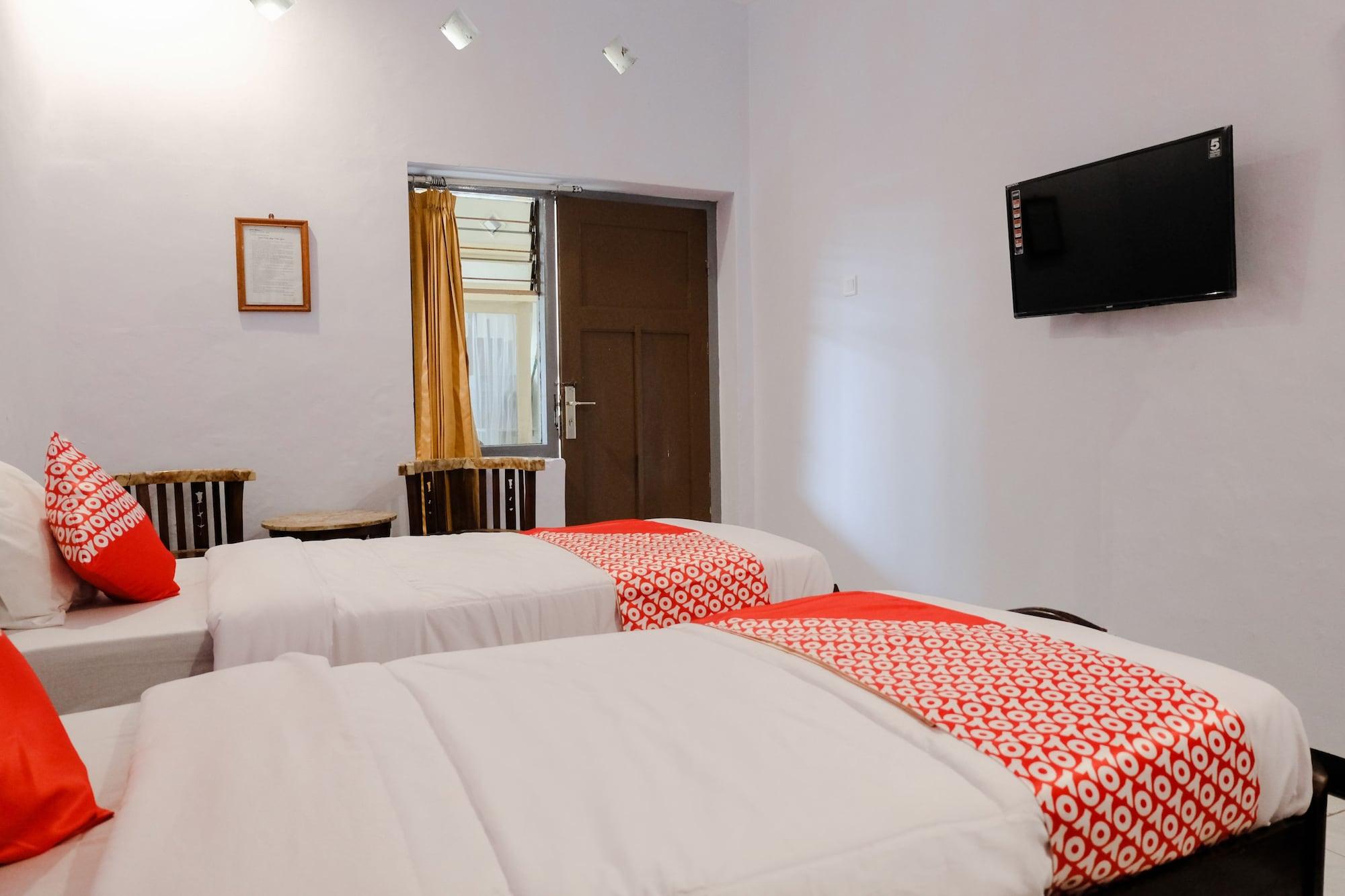 Hotel Palem 1 Syariah Redpartner Malang Bagian luar foto