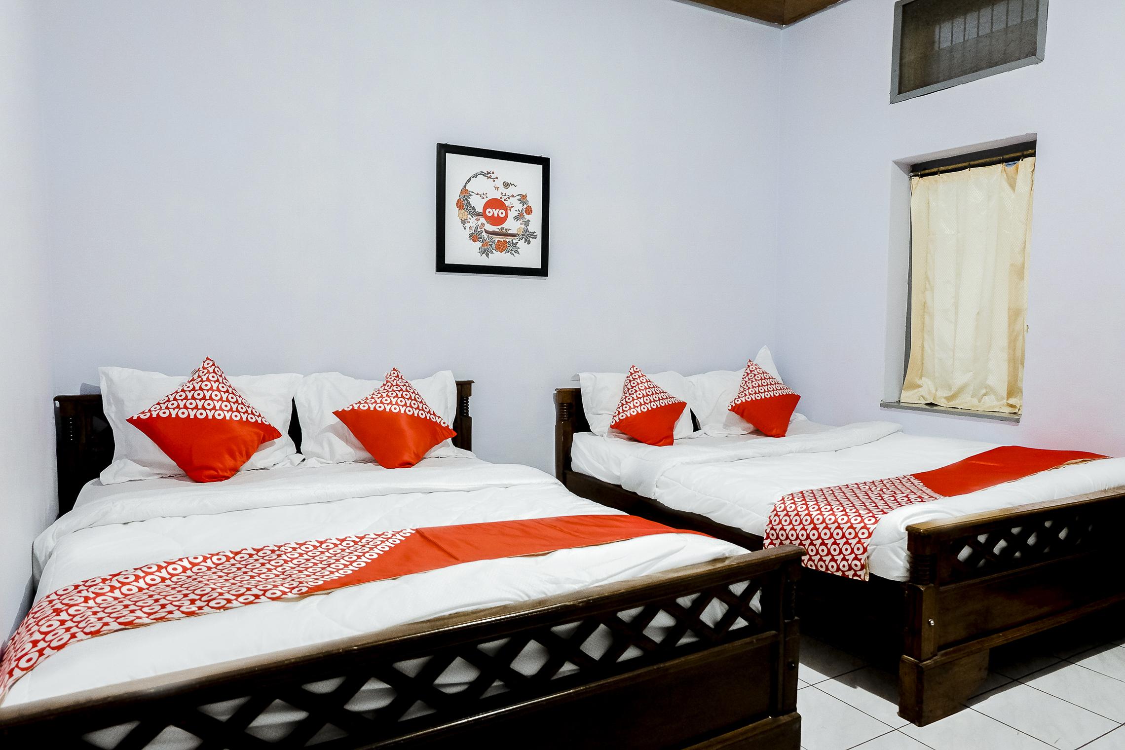 Hotel Palem 1 Syariah Redpartner Malang Bagian luar foto
